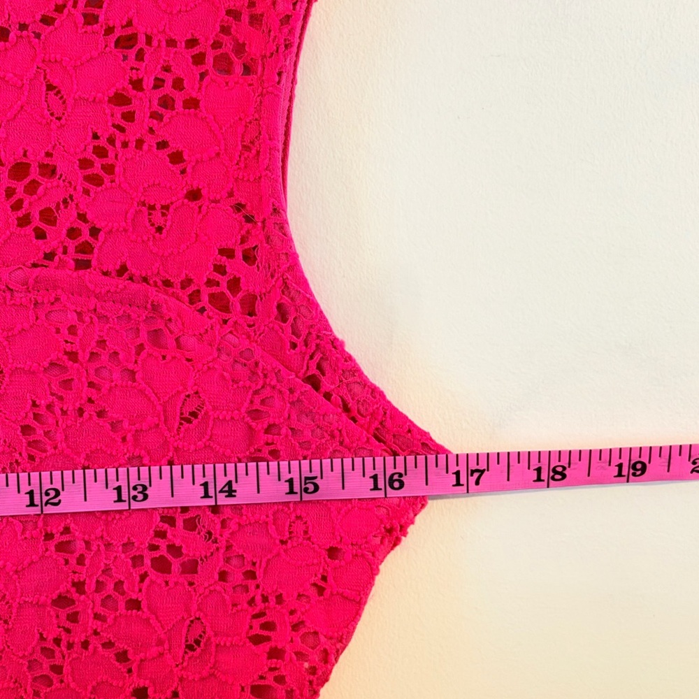 2B Bebe Fuchsia Lace Midi Dress Size L - Picture 5 of 12